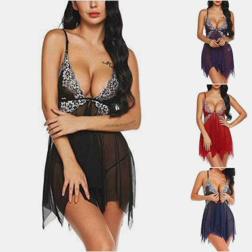 Lehkyi peniuar - zhinocha nakydka z tonkoi tkanyny ta kruzheva